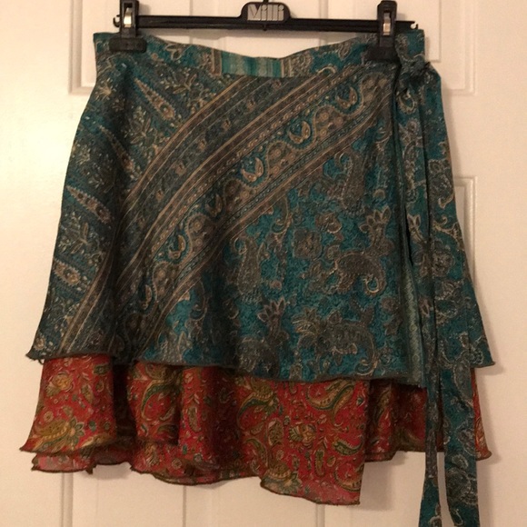 Sari wrap skirt,reversible, Red/green/gold - Picture 5 of 10
